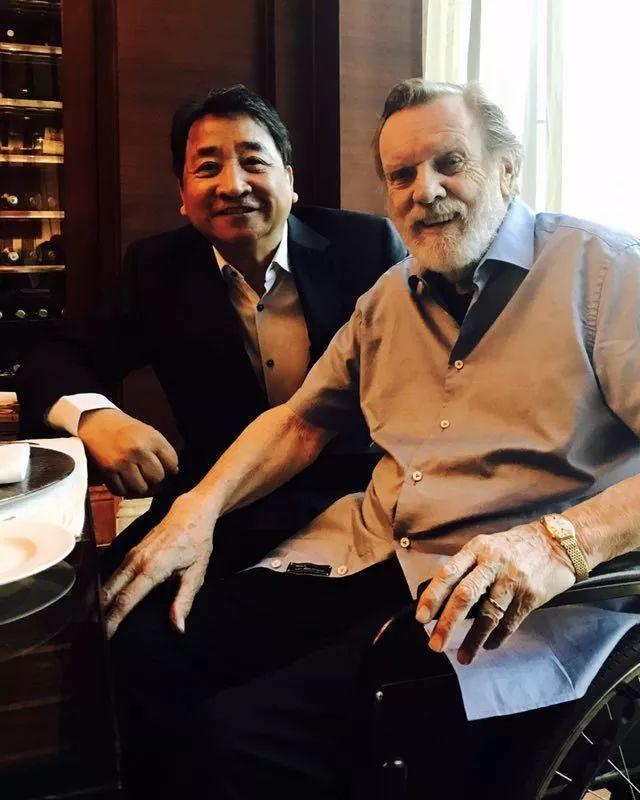 何新的最新预言与趣事分享